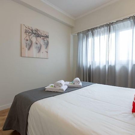 Trindade Sunny Downtown Apartment With Balcony & Ac Porto Bagian luar foto