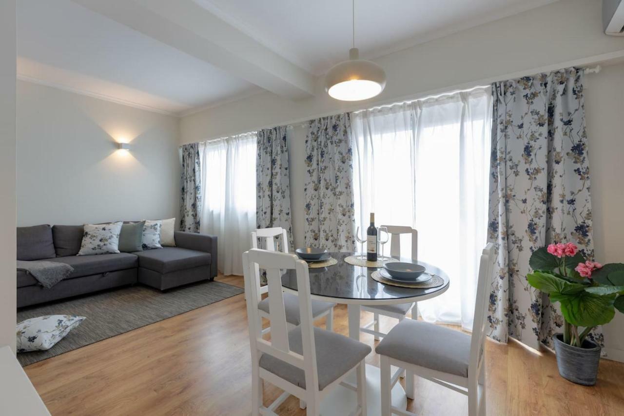 Trindade Sunny Downtown Apartment With Balcony & Ac Porto Bagian luar foto