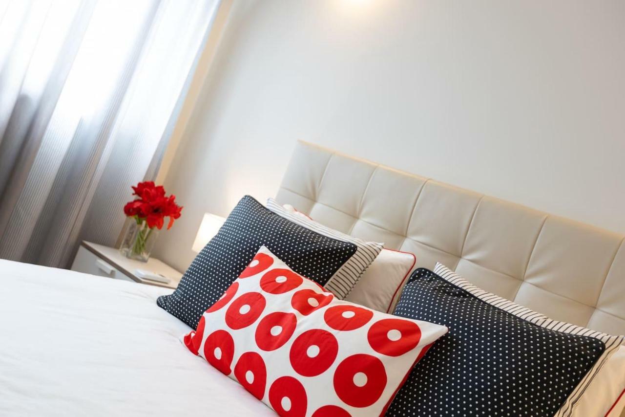 Trindade Sunny Downtown Apartment With Balcony & Ac Porto Bagian luar foto
