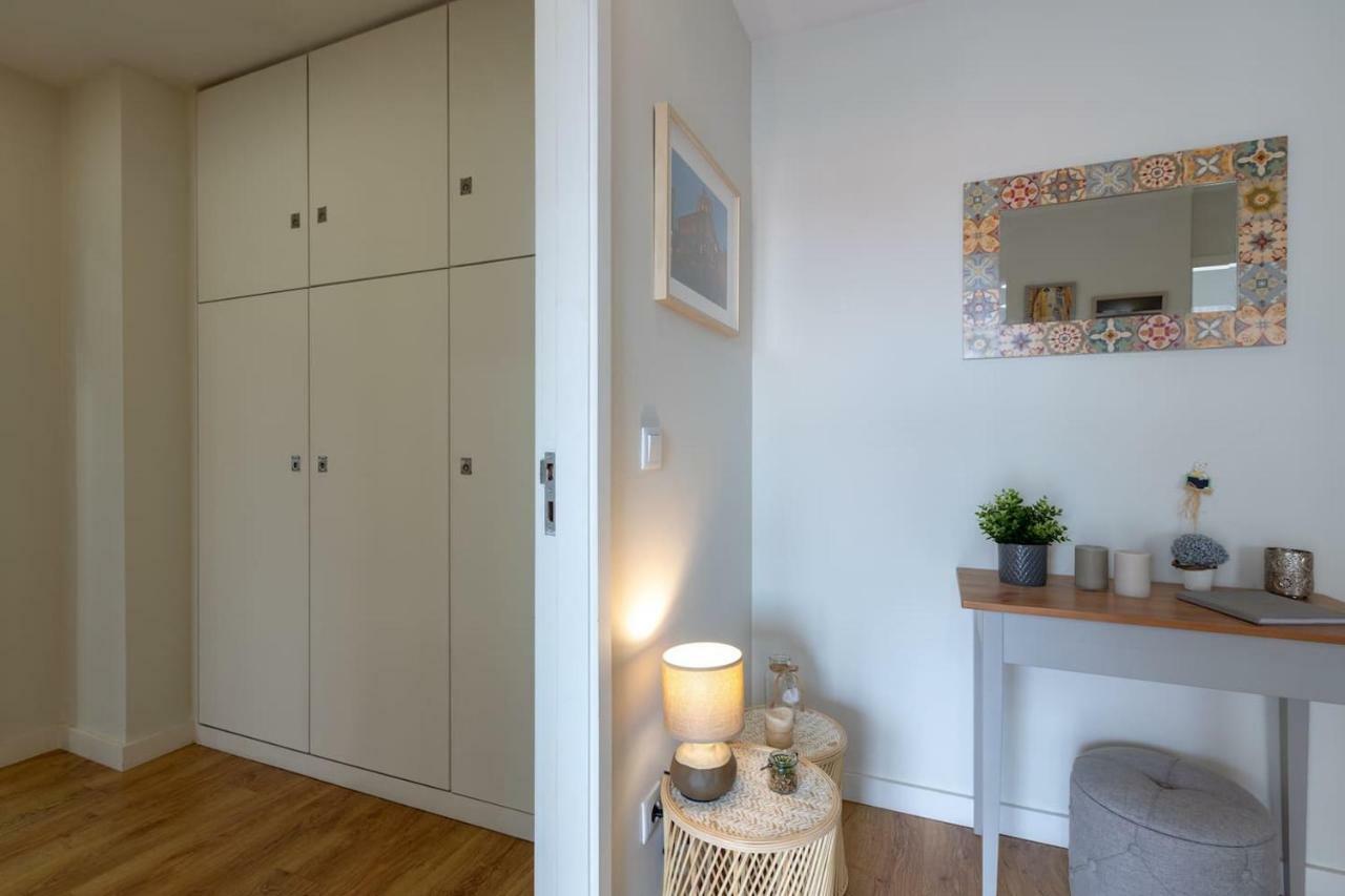 Trindade Sunny Downtown Apartment With Balcony & Ac Porto Bagian luar foto