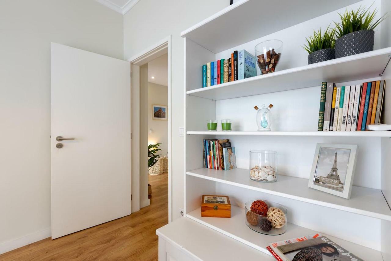 Trindade Sunny Downtown Apartment With Balcony & Ac Porto Bagian luar foto
