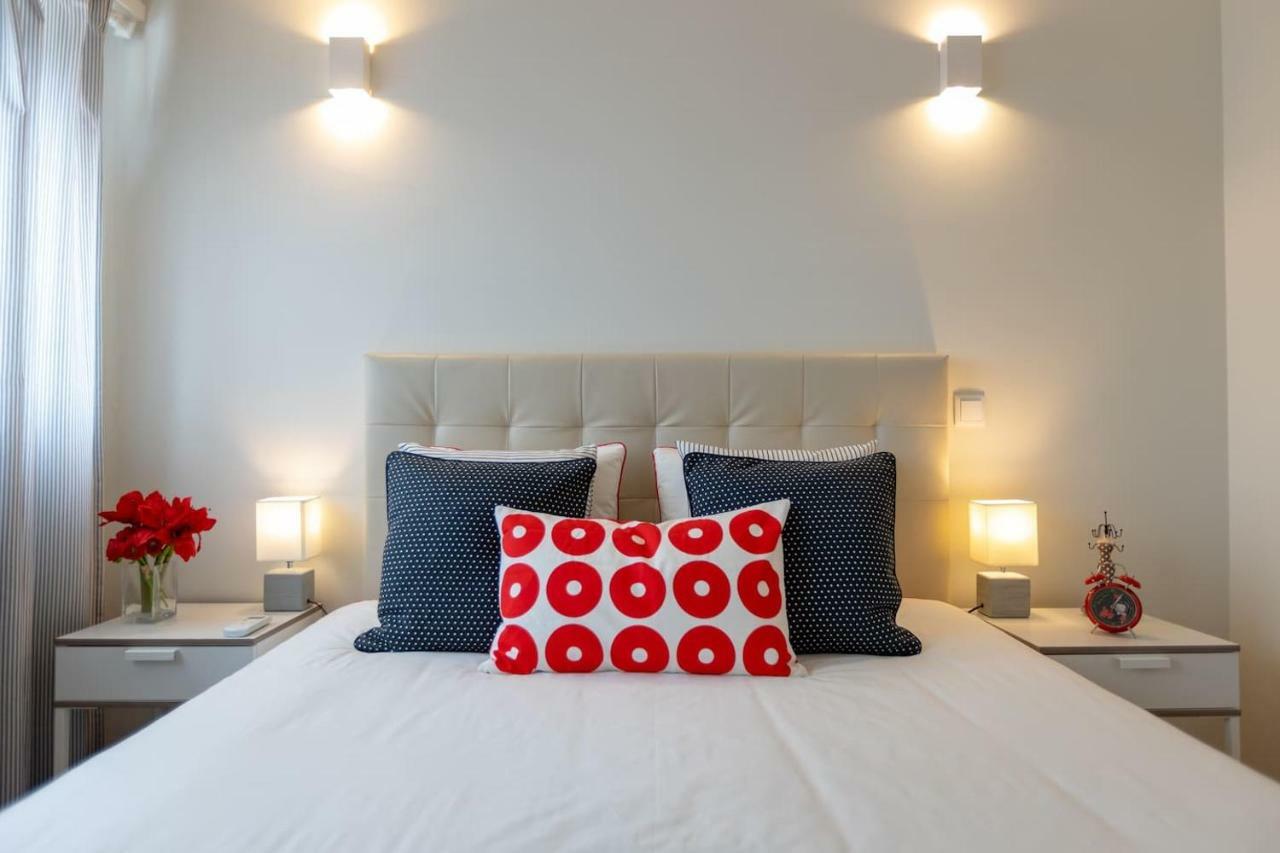 Trindade Sunny Downtown Apartment With Balcony & Ac Porto Bagian luar foto