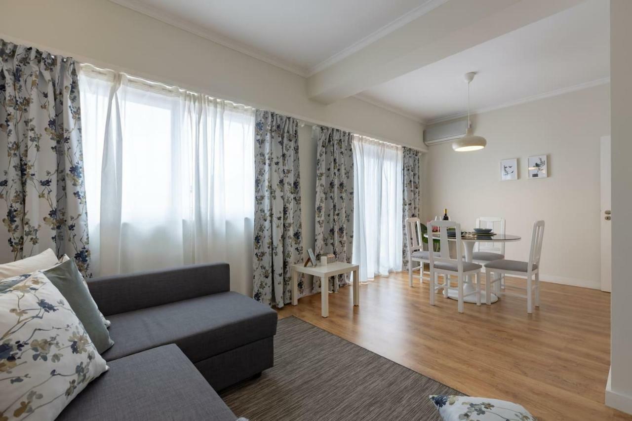 Trindade Sunny Downtown Apartment With Balcony & Ac Porto Bagian luar foto